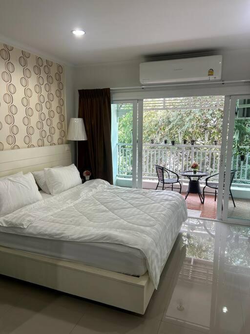 Baan Klang Condo In Central HHQ Eksteriør bilde